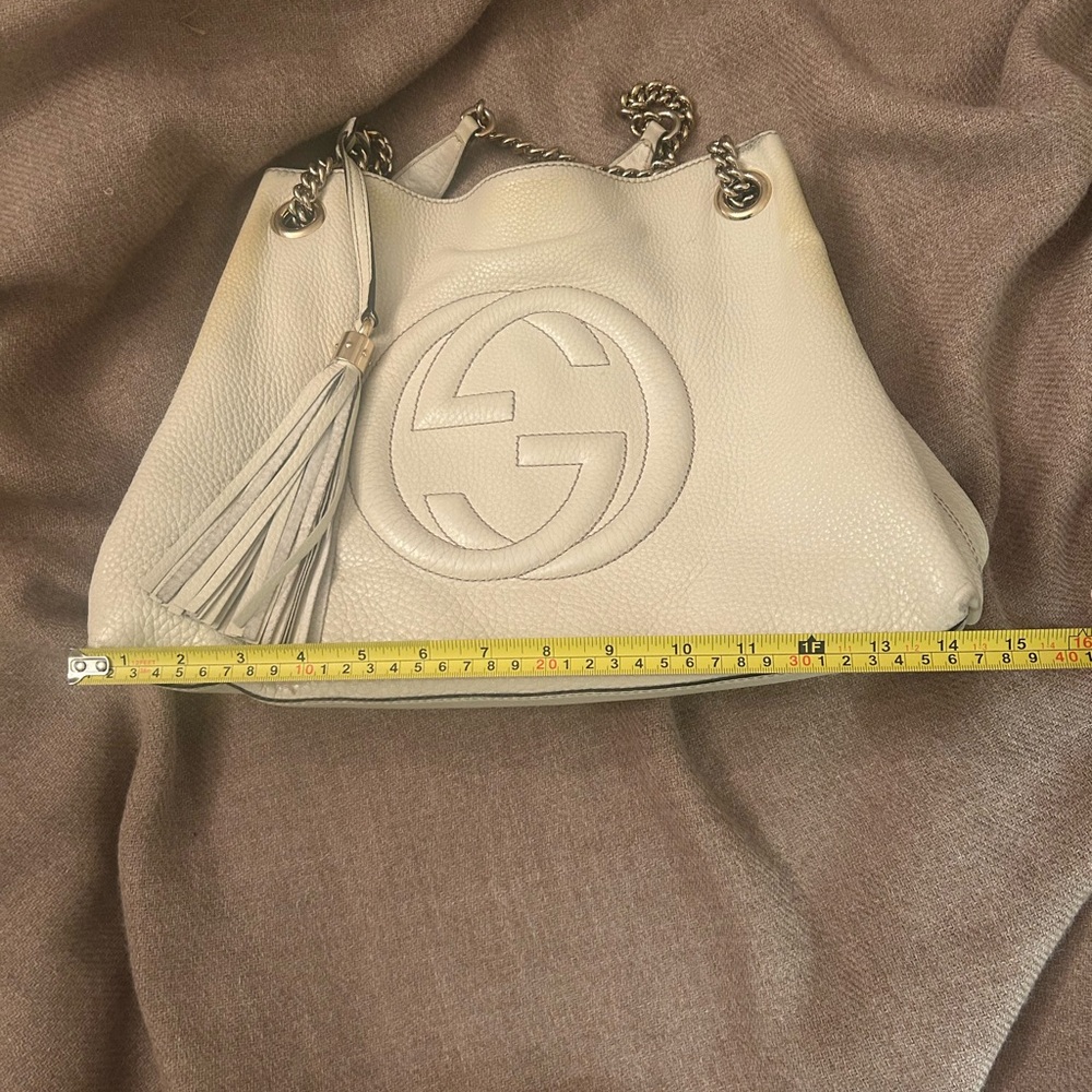 Gucci Soho Leather GG Logo Bag with Gold-Tone Chain Straps - Picture 14 of 16